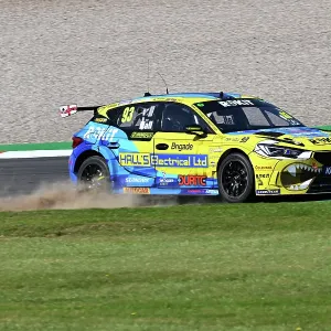 CZ2_2204 Max Hall, Cupra Leon, ROKiT Racing with Un-Limited.jpg CZ2_2204 Max Hall, Cupra Leon, ROKiT Racing with Un-Limited.jpg