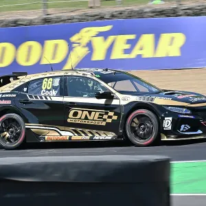 CZ2_3961 Josh Cook, Honda Civic Type R, One Motorsport.jpg
