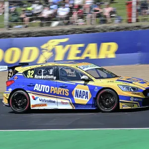 CZ2_3971 Daniel Rowbottom, Ford Focus ST, NAPA Racing UK.jpg