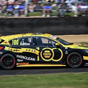 CZ2_4038 Ashley Sutton, Ford Focus ST, NAPA Racing UK.jpg