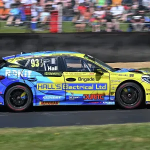 CZ2_4066 Max Hall, Cupra Leon, ROKiT Racing with Un-Limited Motorsport.jpg