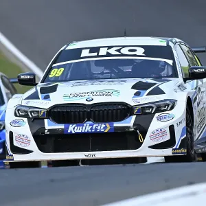 CZ2_4626 Charles Rainford, BMW 330i M Sport, LKQ Euro Car Parts Racing avec WSR.jpg CZ2_4626 Charles Rainford, BMW 330i M Sport, LKQ Euro Car Parts Racing avec WSR.jpg