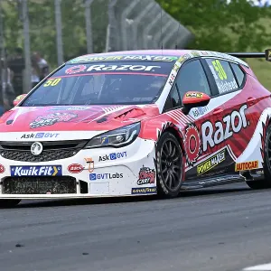 CZ2_4693 Nick Halstead, Vuaxhall Astra, Motor Parts Direct with Power Maxed Racing.jpg
