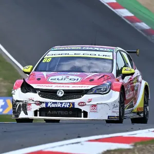 CZ2_4694 Mikey Doble, Vauxhall Astra, Motor Parts Direct with Power Maxed Racing.jpg