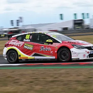 CZ2_5944 Mikey Doble, Vauxhall Astra, Motor Parts Direct with Power Maxed Racing.jpg
