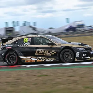 CZ2_5950 Josh Cook, Honda Civic Type R, One Motorsport.jpg