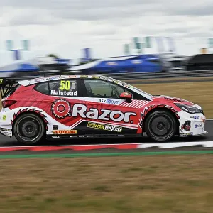 CZ2_5975 Nick Halstead, Vuaxhall Astra, Motor Parts Direct with Power Maxed Racing.jpg