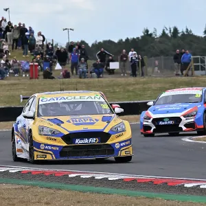 CZ2_6113 Daniel Rowbottom, Ford Focus ST, NAPA Racing UK.jpg