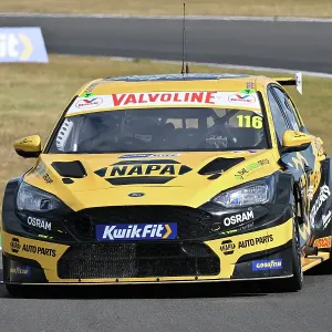 CZ2_7213 Ashley Sutton, Ford Focus ST, NAPA Racing UK.jpg