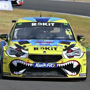 CZ2_7224 Max Hall, Cupra Leon, ROKiT Racing with Un-Limited Motorsport.jpg