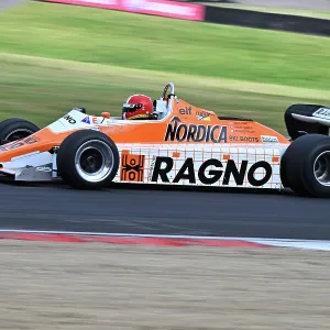 CZ2_8660 Nick Pink, Arrows A5.jpg CZ2_8660 Nick Pink, Arrows A5.jpg