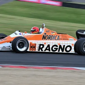 CZ2_8725 Nick Pink, Arrows A5.jpg CZ2_8725 Nick Pink, Arrows A5.jpg