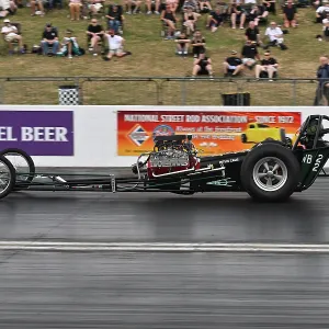 CZ2_9279 Bradley Cooper, slingshot dragster, Back from the Past.jpg CZ2_9279 Bradley Cooper, slingshot dragster, Back from the Past.jpg
