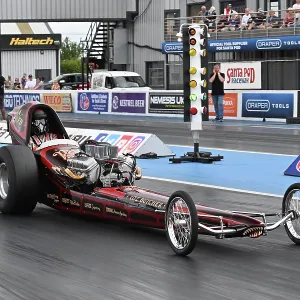CZ2_9971 Lawrence Butcher, slingshot dragster, Mean Streak.jpg CZ2_9971 Lawrence Butcher, slingshot dragster, Mean Streak.jpg