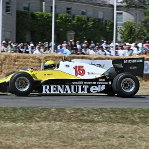 CZ3_2333 Alain Serpaggi, Renault RE-40.jpg CZ3_2333 Alain Serpaggi, Renault RE-40.jpg