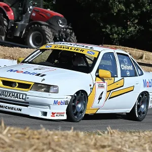 CZ3_3495 Chris Rowe, Vauxhall Cavalier.jpg CZ3_3495 Chris Rowe, Vauxhall Cavalier.jpg