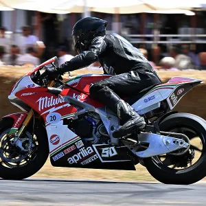 CZ3_4912 Nigel Bosworth, Ian King, Matthew Roberts, Milwaukee Aprilia RSV4.jpg CZ3_4912 Nigel Bosworth, Ian King, Matthew Roberts, Milwaukee Aprilia RSV4.jpg