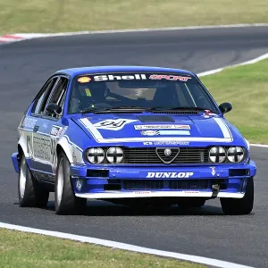 CZ3_6508 Jake Margalies, Alfa Romeo GTV6.jpg