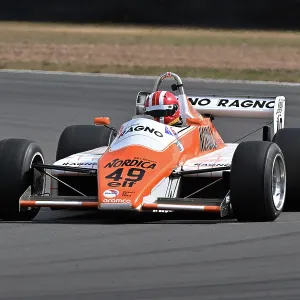CZ3_9807 Nick Pink, Arrows A5.jpg CZ3_9807 Nick Pink, Arrows A5.jpg