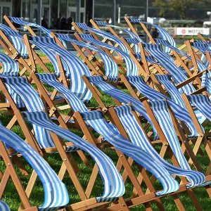 CZ4_4743 Blue and white striped deckchairs in the breeze.jpg CZ4_4743 Blue and white striped deckchairs in the breeze.jpg