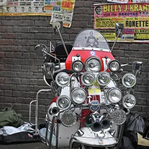 CZ4_7364 Lights on front of Lambretta, Mod Scooter.jpg CZ4_7364 Lights on front of Lambretta, Mod Scooter.jpg