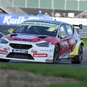 CZ5_0170 Mikey Doble, Cupra Leon, Motor Parts Direct with Power Maxed Racing.jpg CZ5_0170 Mikey Doble, Cupra Leon, Motor Parts Direct with Power Maxed Racing.jpg