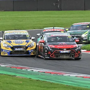 CZ5_2599 Gordon Shedden, Toyota Corolla GR Sport, Toyota Gazoo Racing UK with IAA, Daniel Rowbottom, Ford Focus ST, NAPA Racing UK.jpg CZ5_2599 Gordon Shedden, Toyota Corolla GR Sport, Toyota Gazoo Racing UK with IAA, Daniel Rowbottom, Ford Focus ST, NAPA Racing UK.jpg