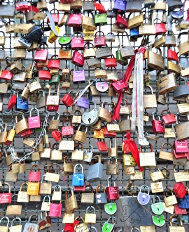 CJ1 1077 01 love locks CJ1 1077 01 love locks