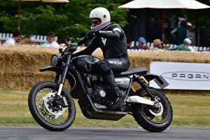 Wo Wheel Grand Prix Heroes Prints: CJ11 4232 Triumph Scrambler 1200 Bond Limited edition