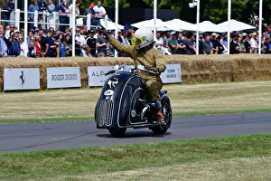 Electric Bikes Prints: CJ12 9906 Dirk Oehierking, BMW R18, The Crown
