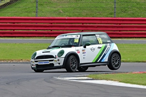 CJ14_0813 William Lynch, MINI Coopers R53.jpg
