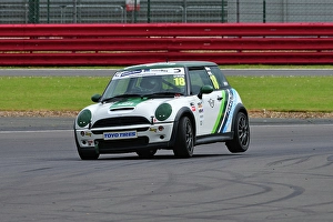 CJ14_0843 William Lynch, MINI Coopers R53.jpg