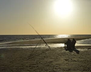 Beautiful England Collection: CJ5 2380 Evening beach fishing