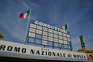 Pit Lane Prints: CJ5 5599 Monza, pit lane