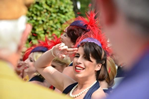 CJ5 5684 Elle and the Pocket Belles