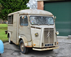 VSCC, Winter Driving Tests, Bicester Heritage, December 2016 Prints: CJ6 6889 Citroen H van