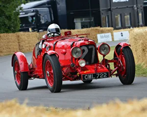 CJ7 9743 Holly Mason-Franchitti, Aston Martin Ulster