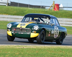 CSCC Season Opener, Snetterton April 2017 Prints: CM18 2956 Peter Boyes, Jan Boyes, MG B Roadster