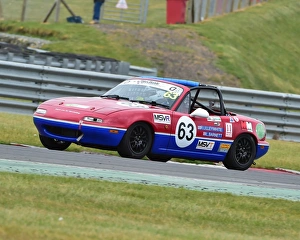 Mini Festival, Snetterton, May 2017 Prints: CM19 2081 Liam Barnett, Ryan Lilleywhite, Mazda MX5