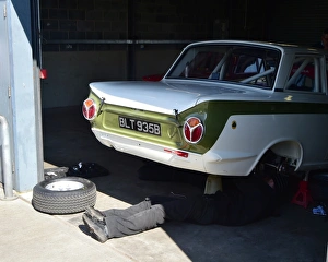 CM2 0403 Mechanic at work
