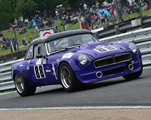 Simon Cripps Prints: CM23 9391 Simon Cripps, MGB GT V8