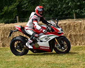 CM24 6684 Shane Byrne, Ducati Panigale R