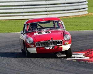 Aston Martin Owners Club Racing, Snetterton, 1st September 2018 Prints: CM25 4759 Tom Smith, MG B