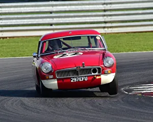 Aston Martin Owners Club Racing, Snetterton, 1st September 2018 Prints: CM25 4797 Tom Smith, MG B