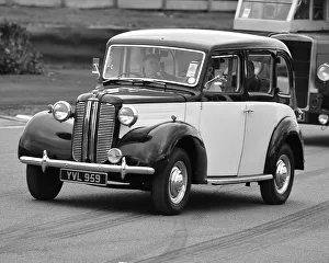 <b class=qtipBold><figcaption>CM25 6801 Austin FL1 Limousine</figcaption></b><br>Austin FL1 Limousine, British Transport Parade, Goodwood Revival 2018, September 2018, automobiles, cars, circuit racing, Classic, competition, England, entertainment, event, Goodwood, heritage, historic, Duke of Richmond, motor sport, motorcars, nostalgia, outdoors, racing, racing cars, retro, revival, September, speed, sport, sports, Sussex, West Sussex, vehicles, cars, racing, classic cars, historic cars,<br><em>© 2018 Chris McEvoy, www.cjm-photography.co.uk, all rights reserved</em> CM25 6801 Austin FL1 Limousine