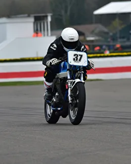 CM27 1600 Max Hunt, Triumph Bonneville