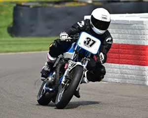 CM27 1671 Max Hunt, Triumph Bonneville