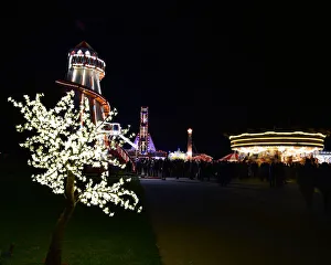 CM27 2998 Night fairground