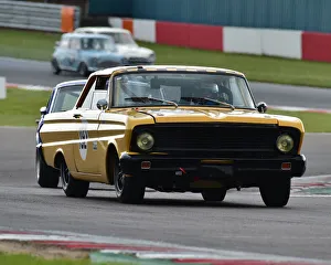 CM27 8697 Julian Thomas, Calum Lockie, Ford Falcon