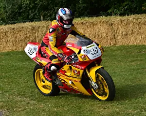 CM28 8217 Paul Ashton, Honda RC45